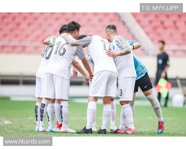 足球明星获奖盛典精彩瞬间回顾与幕后花絮分享 足球明星获奖盛典精彩瞬间回顾与幕后花絮分享