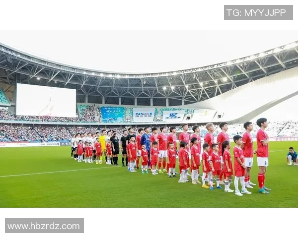 宝鸡香港足球明星赛盛大举行球迷热情高涨共庆足球盛宴 宝鸡香港足球明星赛盛大举行球迷热情高涨共庆足球盛宴